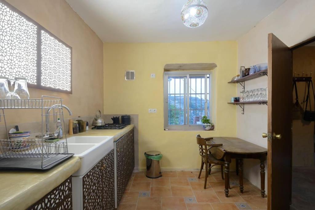 Hostal Nazari Cogollos De La Vega Luaran gambar