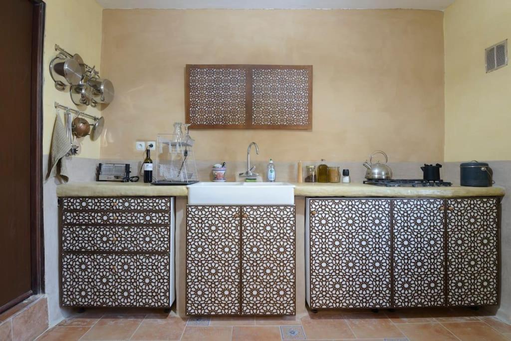 Hostal Nazari Cogollos De La Vega Luaran gambar